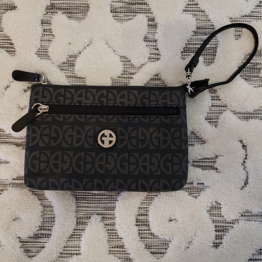 Giani Bernina Wristlet